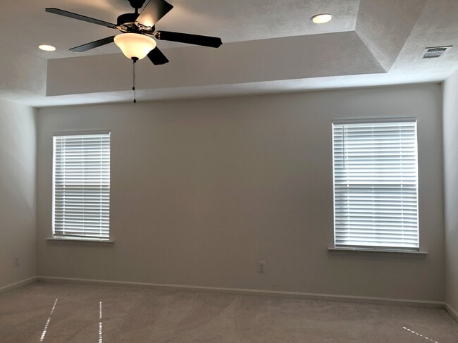 Building Photo - 807 Goodale Dr