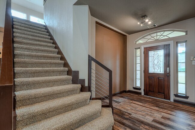 Building Photo - 42 Rocky Point Ct