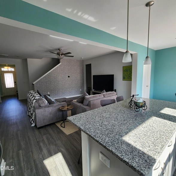 Building Photo - 157 Roebuck Ln