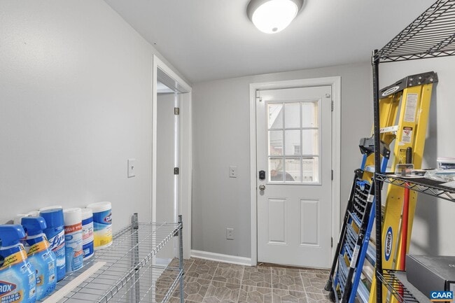 Building Photo - 800 Anderson St