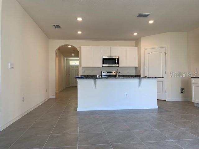 Building Photo - 2685 Magnolia Ave