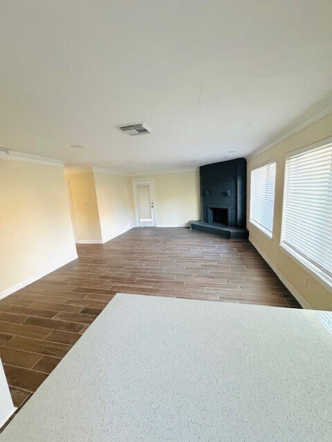 Building Photo - 2007 Bridge Cross Ln