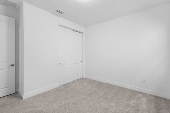 Building Photo - 10646 Hensley St
