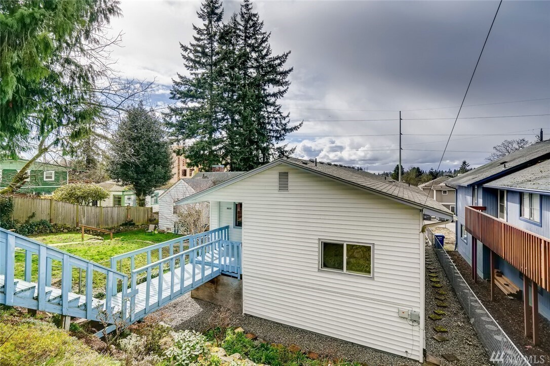 Building Photo - 8837 20th Ave SW