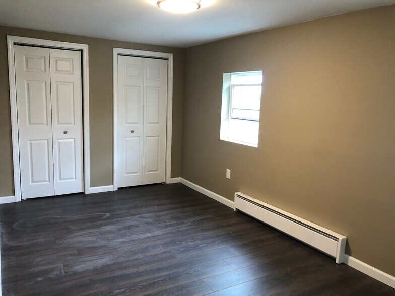 Building Photo - 355 S Hokendauqua Dr