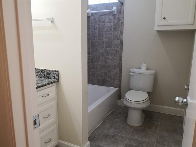Building Photo - 2710 Hullsmith Dr