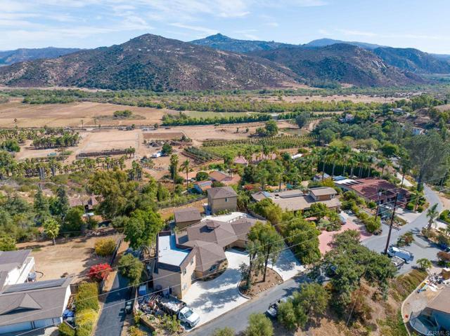 Building Photo - 2916 Anaheim St