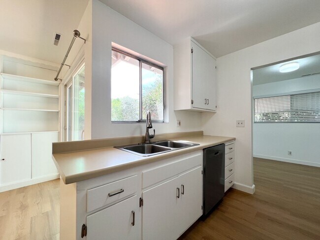 Building Photo - Updated Three Bedroom Napa Home