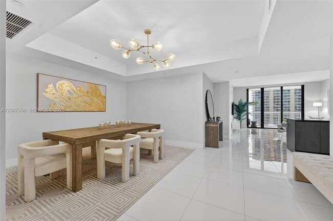 Building Photo - 1010 Brickell Ave