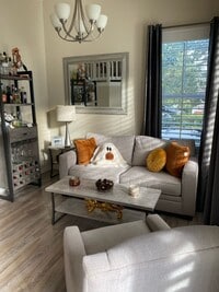 Building Photo - Dream Home On Shore Drive