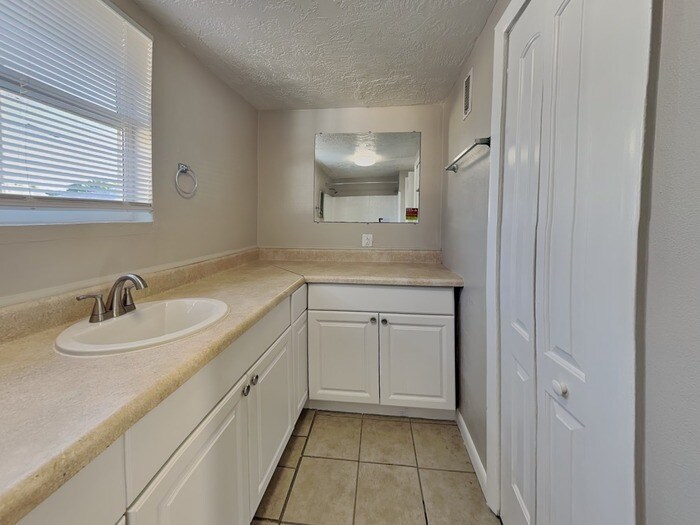 Building Photo - 704 Butler St