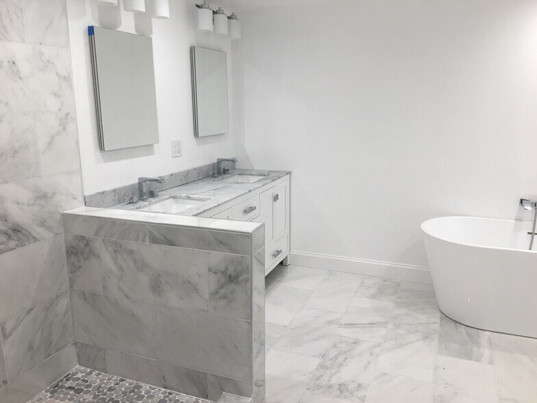 Bathroom #1 - 800 25th St NW