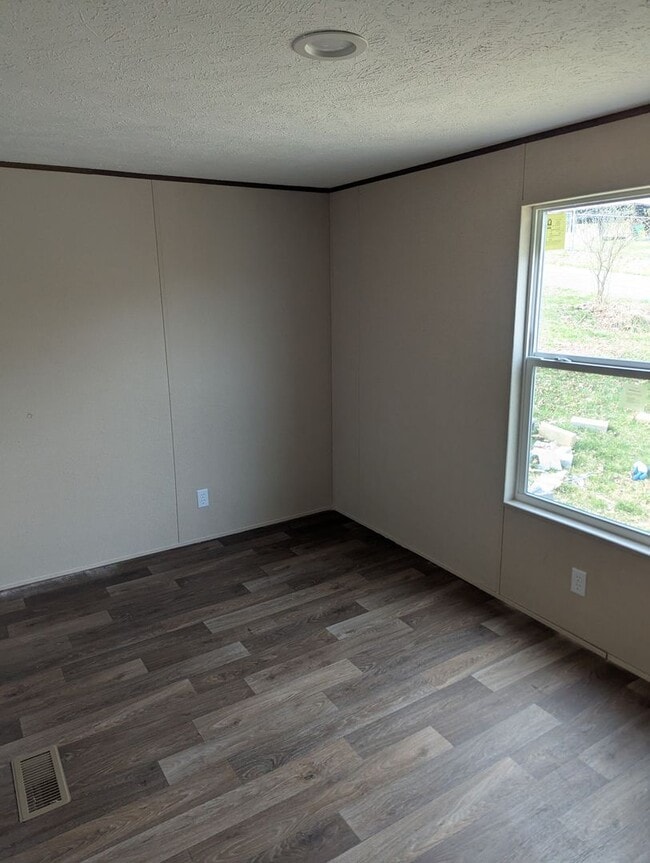 Building Photo - Brand new 3 bed/2 bath home