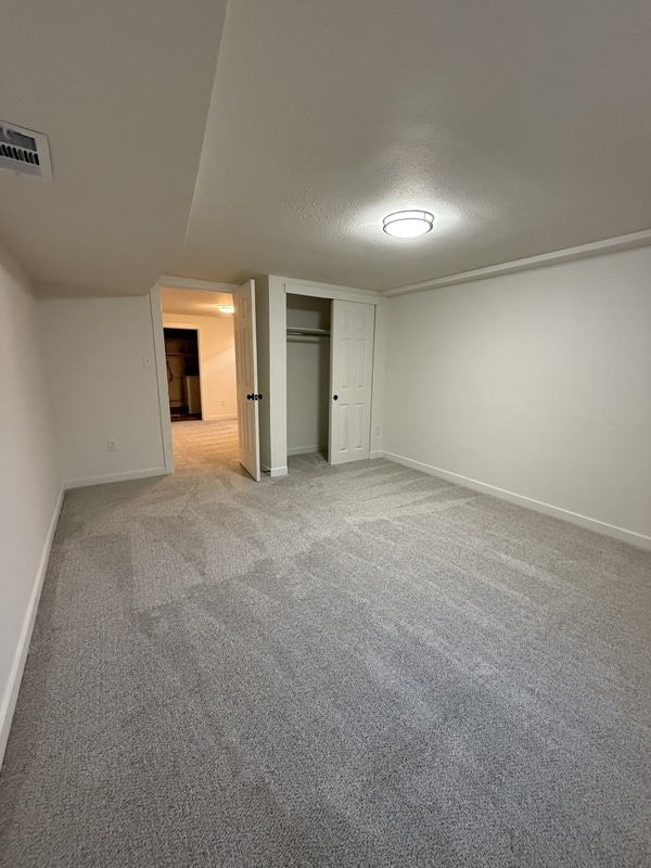 Building Photo - 1406 E 16th St