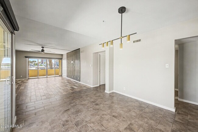 Building Photo - 3600 N 5th Ave