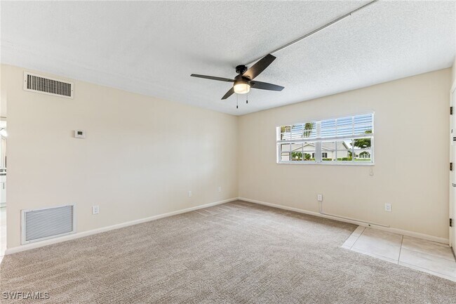 Building Photo - 1518 Edgewater Cir