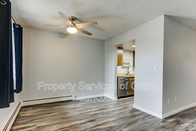 Building Photo - 1140 Walnut Ave