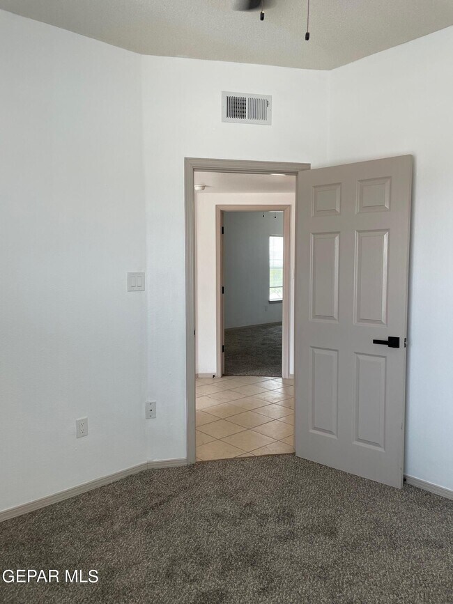 Building Photo - 12325 Tierra Arena Dr