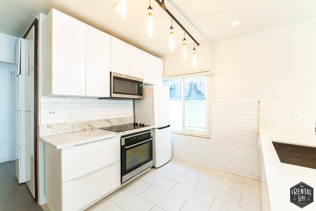 Building Photo - 314 S Gless St