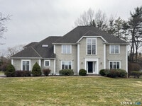 Building Photo - 4 Buckingham Ln