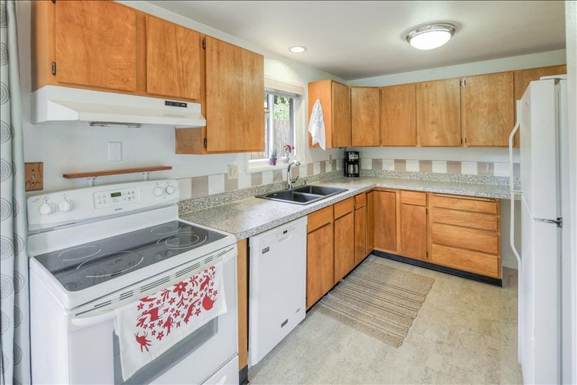 kitchen - 9506 SW 50th Ave