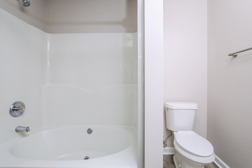 Building Photo - 3004 Ranburne Dr