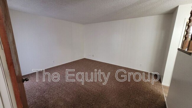 Building Photo - 5804 W Robinwood Ave
