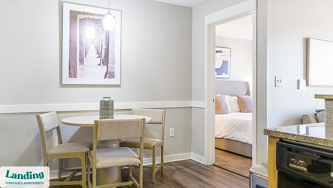 Building Photo - 335 W 9th St