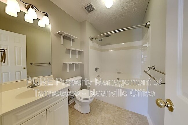 Building Photo - 2120 Lebanon Pike