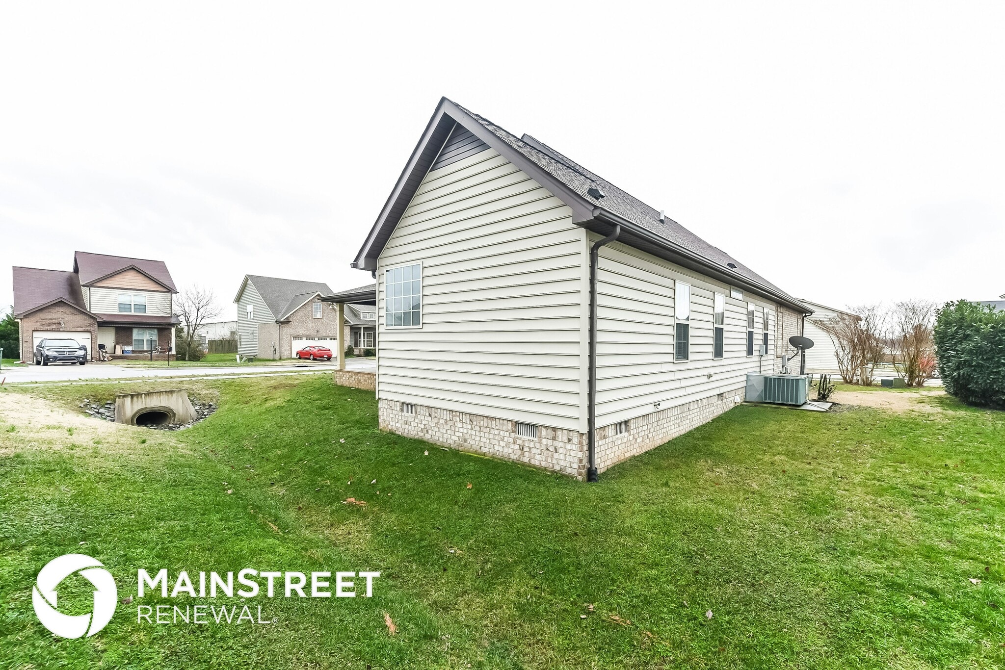 Building Photo - 501 Albion Cir
