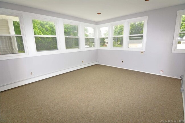 Building Photo - 405 Maple Ave