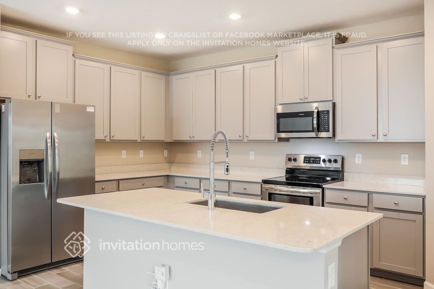 Building Photo - 6337 Bluff Ave