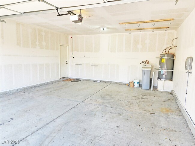 Building Photo - 5434 Cansano St