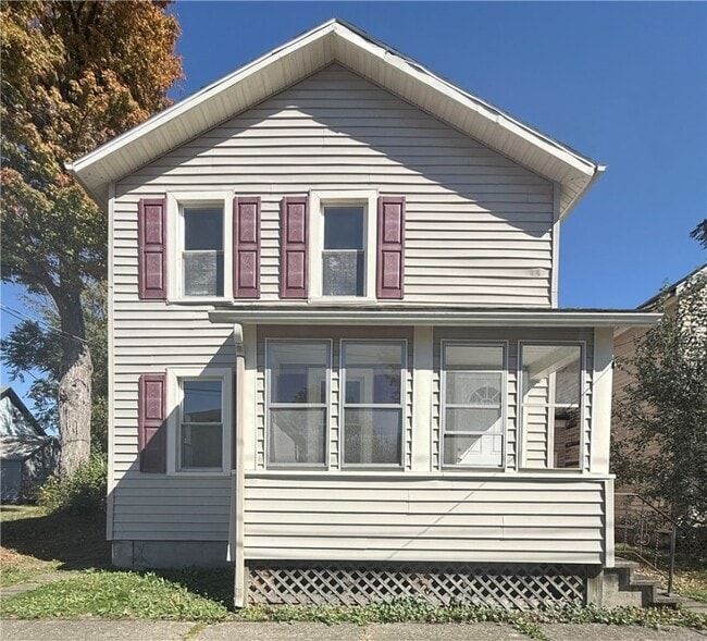 Primary Photo - 408 Oak St