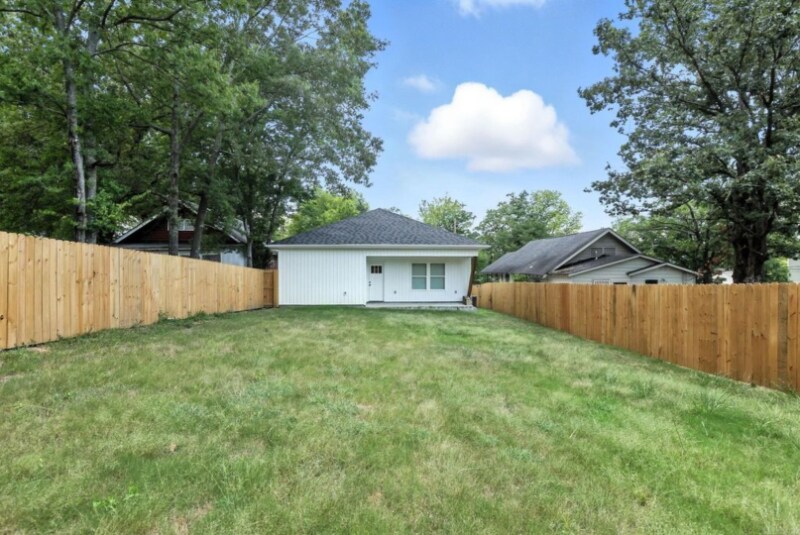 Building Photo - 1418 S Martin St