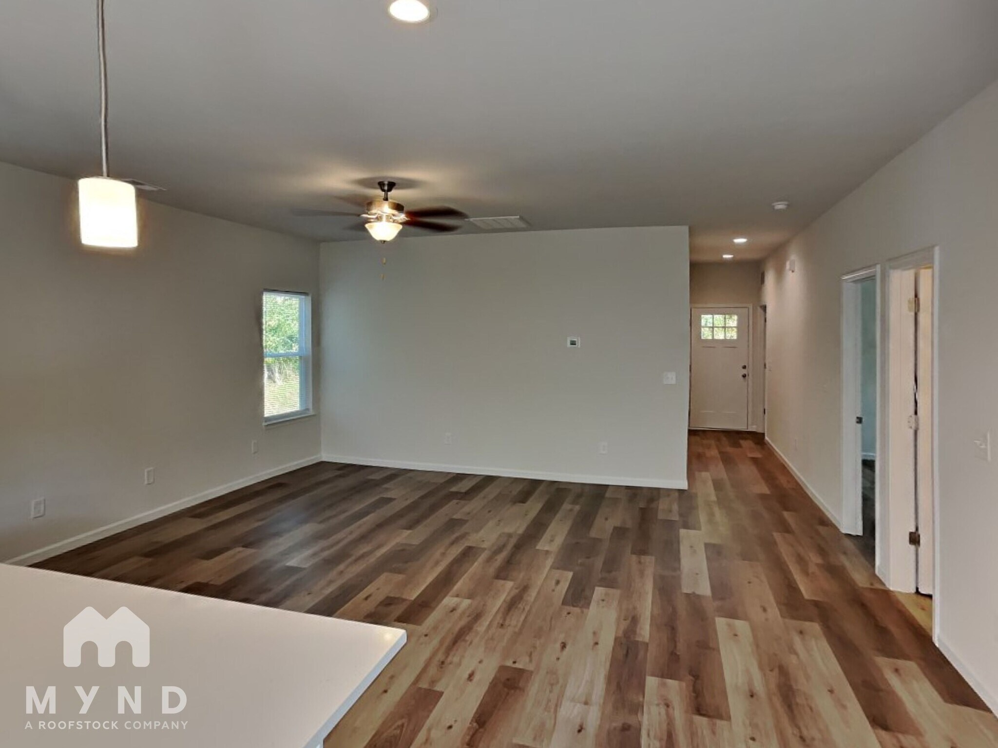 Building Photo - 218 E Boston Ave