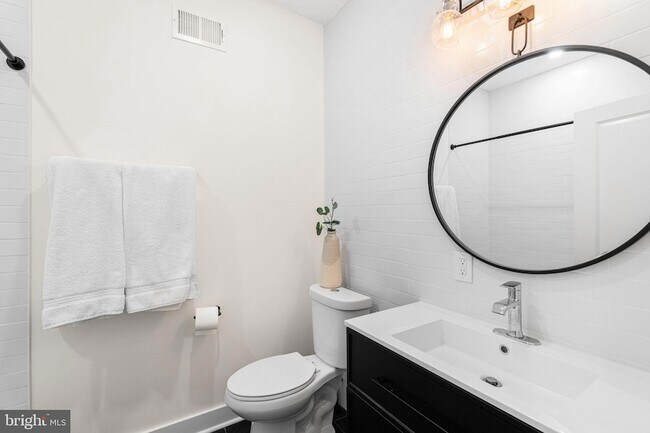 Building Photo - 2231 Earp St