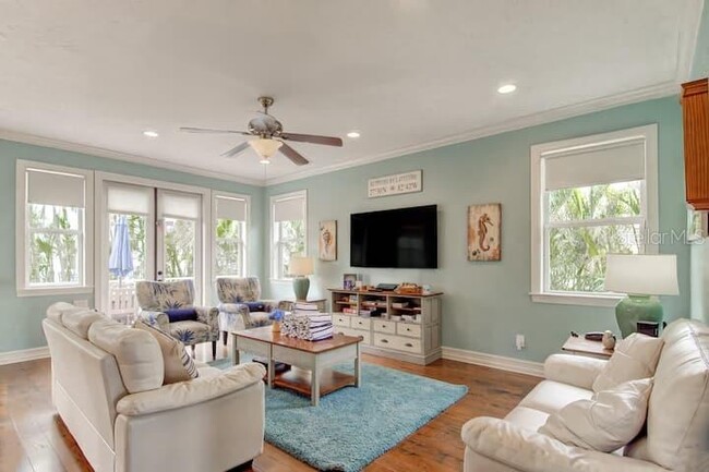 Building Photo - 4808 Gulf Dr