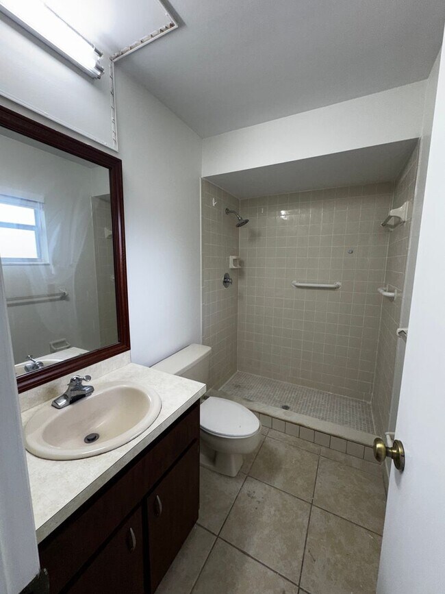 Building Photo - Charming 2-Bedroom Home in Peaceful Dunnellon Neighborhood