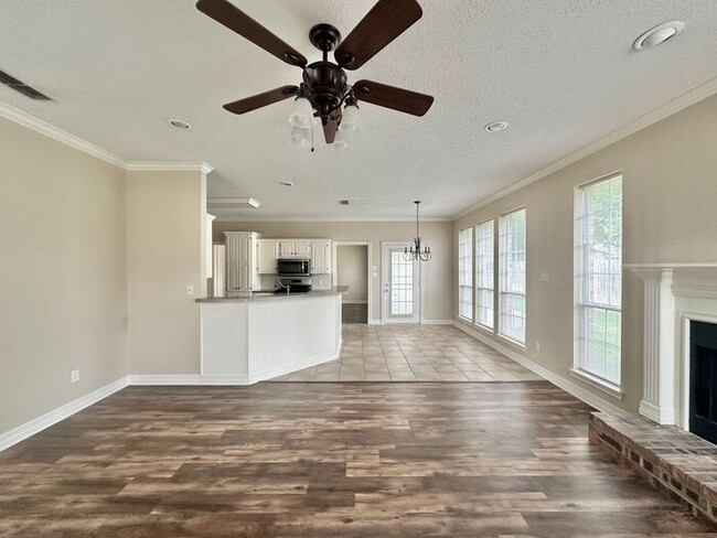Building Photo - Stunning 3-Bedroom Home in Prime South Tyl...
