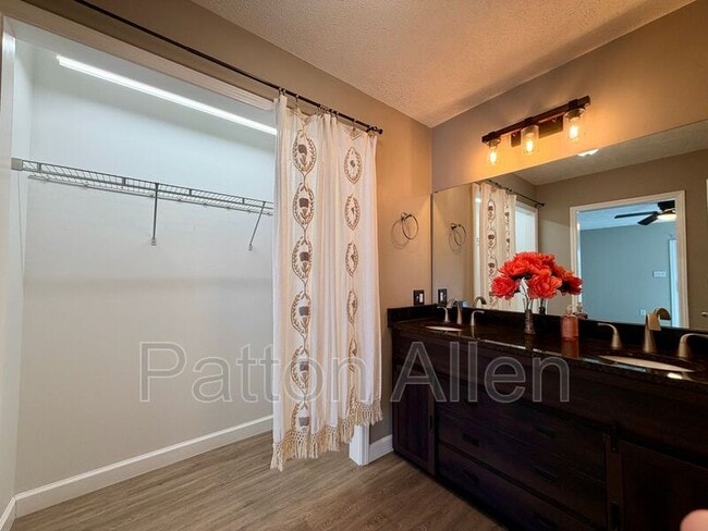 Building Photo - 689 New Haw Creek Rd