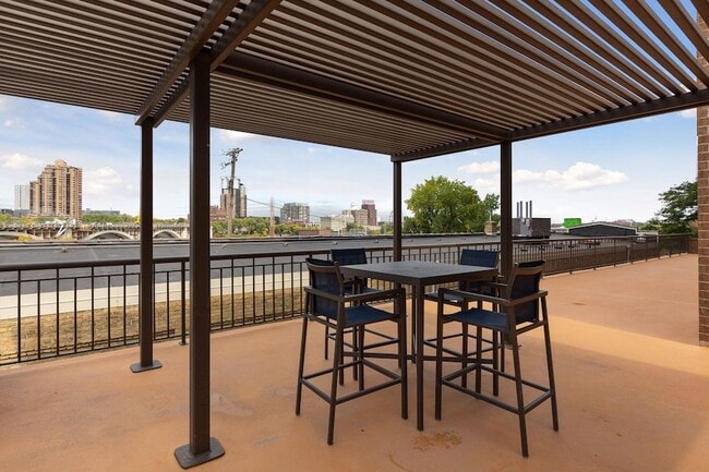 Building Photo - 401 S 1st St