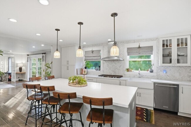Building Photo - 125 Amberwood Dr