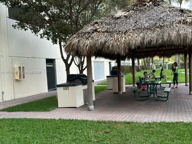 Building Photo - 19501 W Country Club Dr