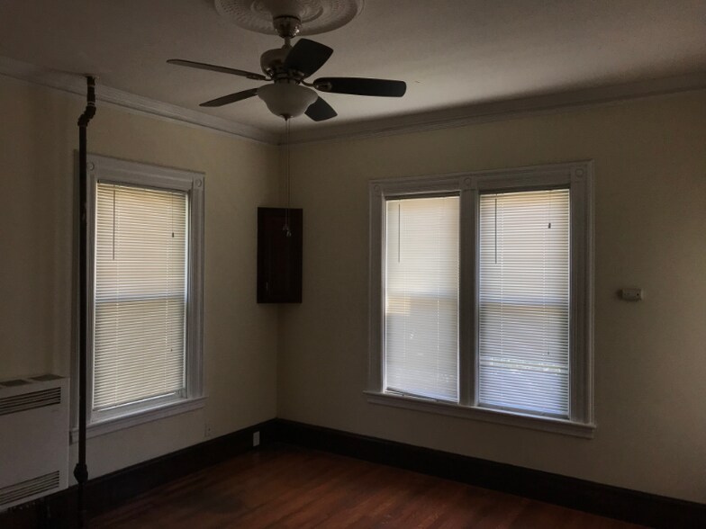 Building Photo - 14 Beacon St