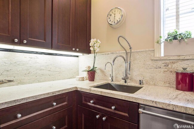 Building Photo - 850 Powell St