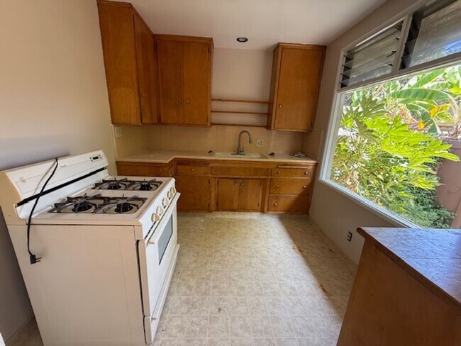 Building Photo - SECLUDED CONDO IN BELMONT HEIGHTS--CARROLL...
