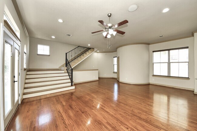 Building Photo - 5711 Kiam St