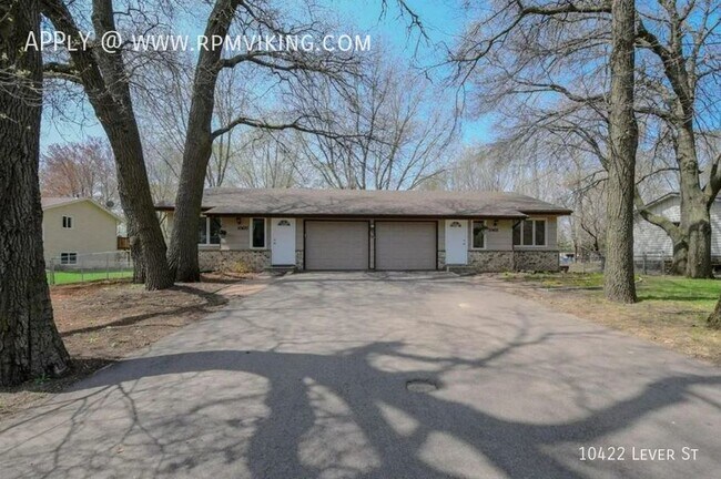 Building Photo - 3br 2ba 1cg ~ Security Deposit Free Altern...