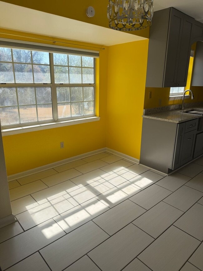 Building Photo - Beautiful Updated Ranch Style Home